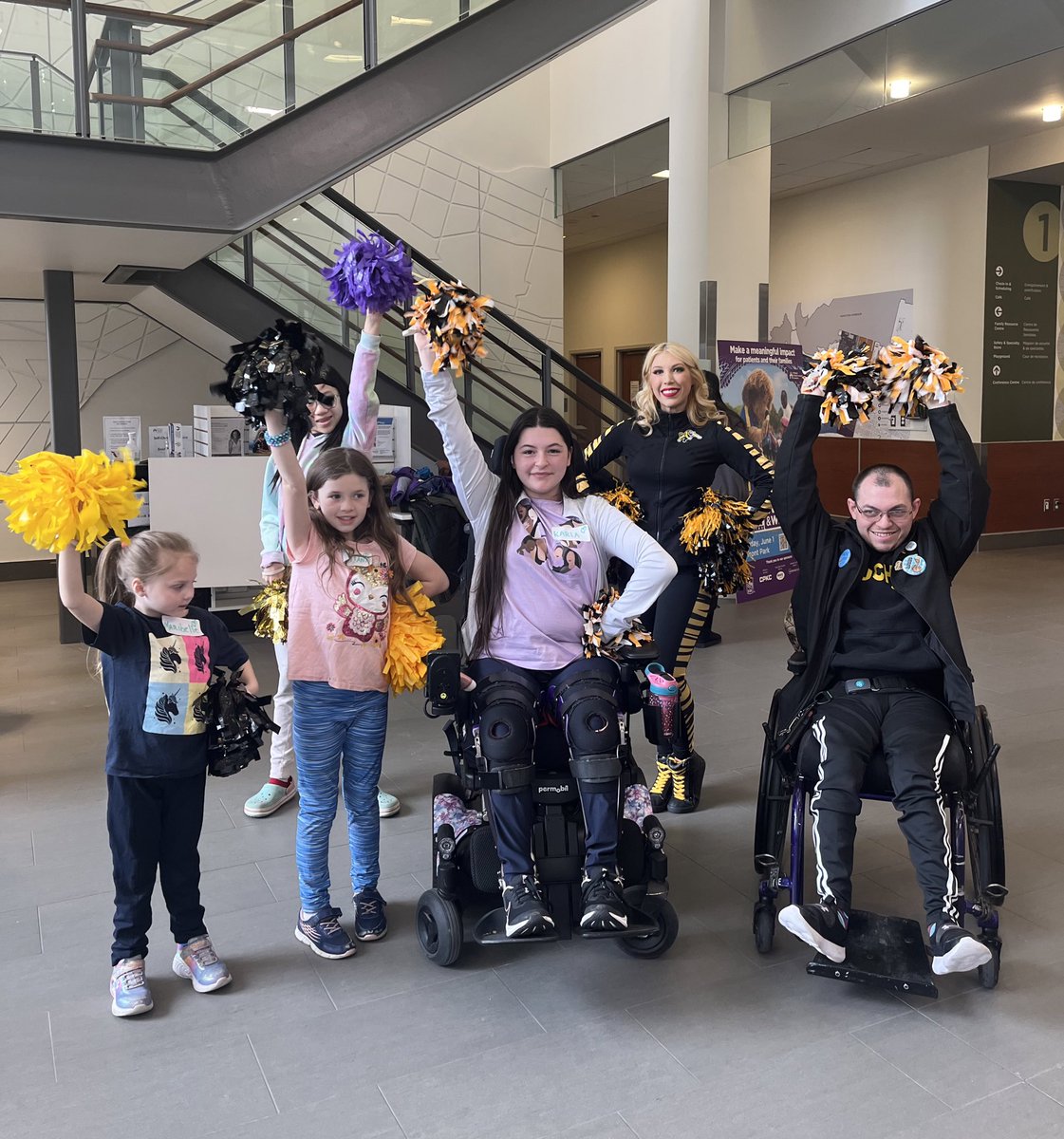 TDC Christina D joins practice day for the Ron Joyce Children’s Health Centre Cheer Squad 📣

#OskeeWeeWee | #HamOnt | #Ticats