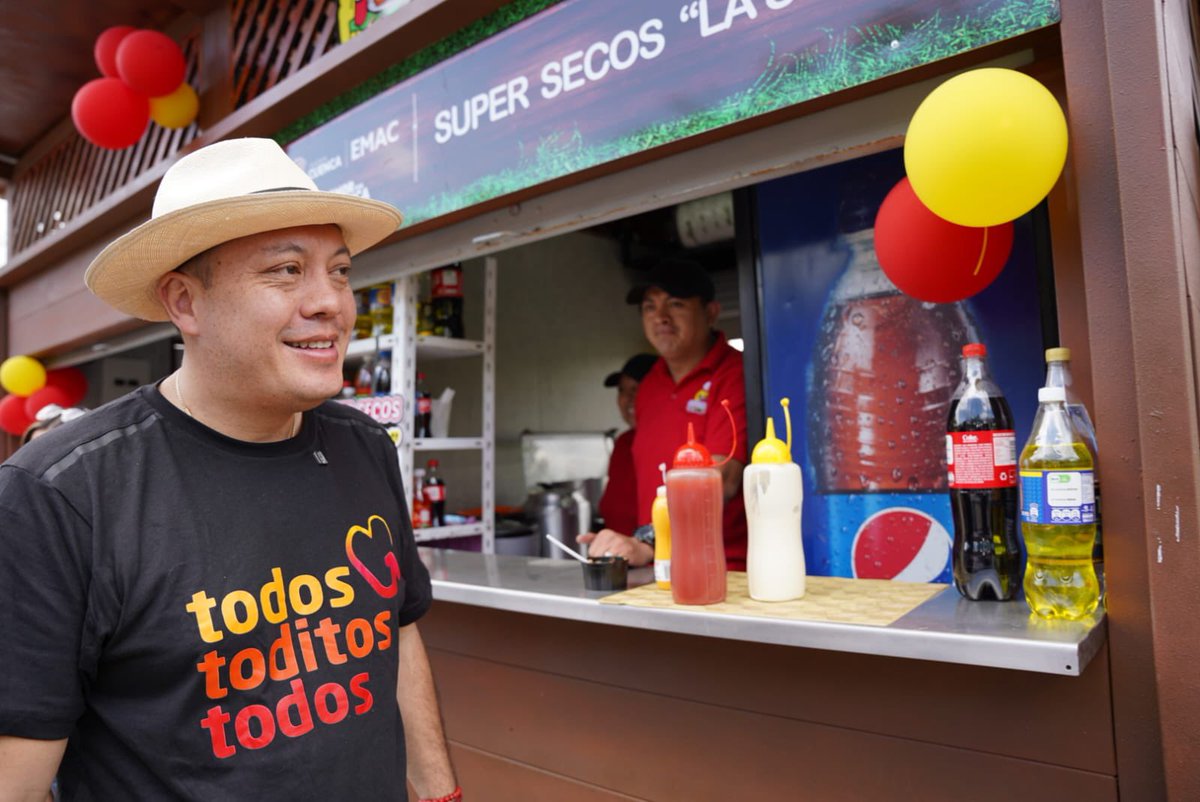 czamoramatute's tweet photo. ¡Los #quioscos del #ParqueElParaíso regresan! 🌭🍦🚀
Con una #inversión de 114 mil dólares, #inauguramos un renovado #PatioDeComidas del #ParqueElParaíso mediante la rehabilitación integral de estos espacios 🤝💰
#CuencaSeTransforma ❤️💛 reactivando los comercios. https://t.co/aBjRHvyu7z