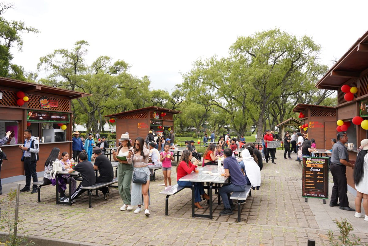 czamoramatute's tweet photo. ¡Los #quioscos del #ParqueElParaíso regresan! 🌭🍦🚀
Con una #inversión de 114 mil dólares, #inauguramos un renovado #PatioDeComidas del #ParqueElParaíso mediante la rehabilitación integral de estos espacios 🤝💰
#CuencaSeTransforma ❤️💛 reactivando los comercios. https://t.co/aBjRHvyu7z