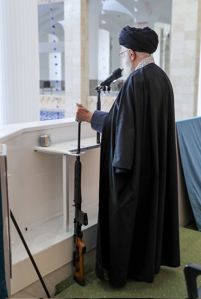 وَمَا رَمَيۡتَ إِذۡ رَمَيۡتَ وَلَٰكِنَّ ٱللَّهَ رَمَىٰ