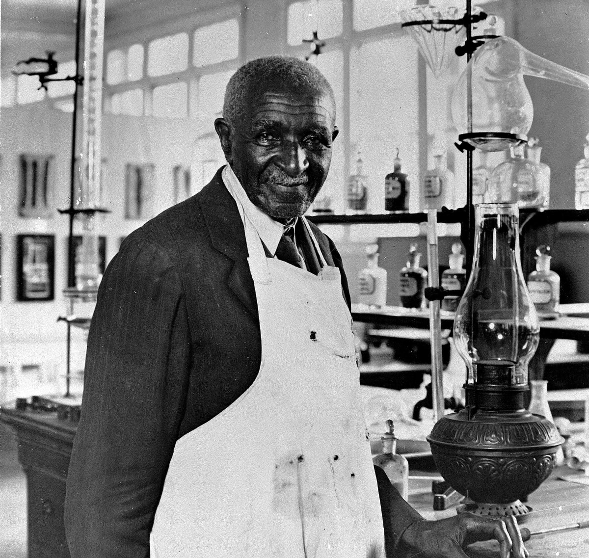 George Washington Carver. Today, many people might only recall him as “the peanut guy," but there’s a lot more to his story. As <a href="/ithakore/">Ishan Thakore</a> + <a href="/kjfernelius/">katie jane fernelius</a> report for #Gravy, his real legacy is his work as a conservationist. Listen at the link.

📷: AP Photo

southernfoodways.org/gravy/unshelle…