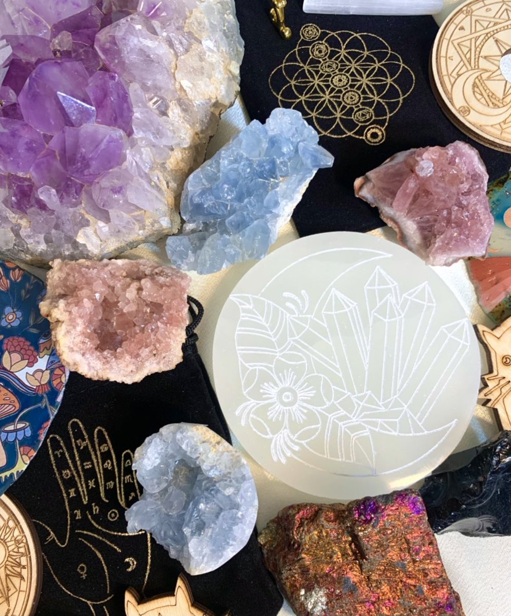 ✨ We’re back! ✨

What crystals have you been looking to add to your collection? 

Updates to our website coming soon! motivatingminerals.com 🫶🏻
