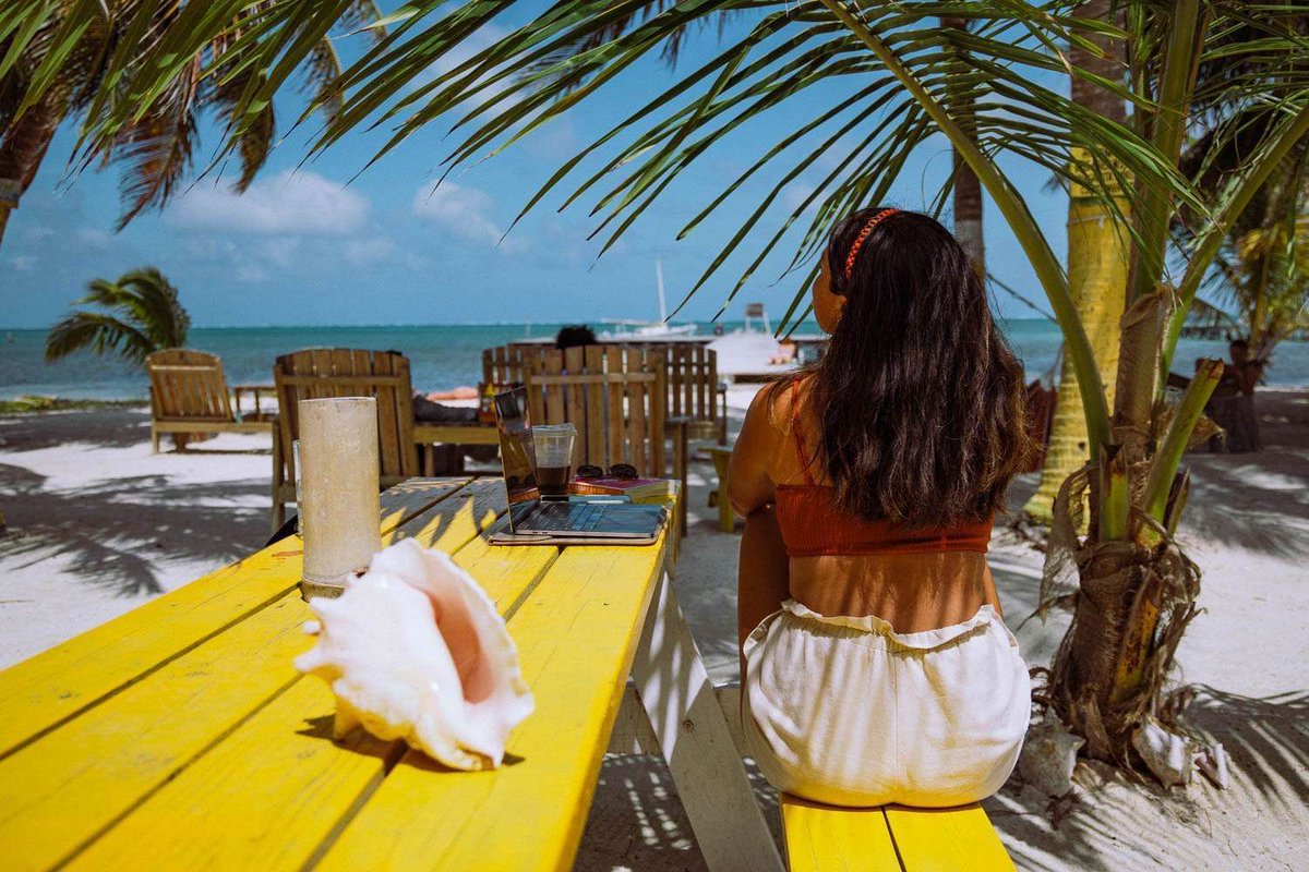 Rachel Off Duty tweet media