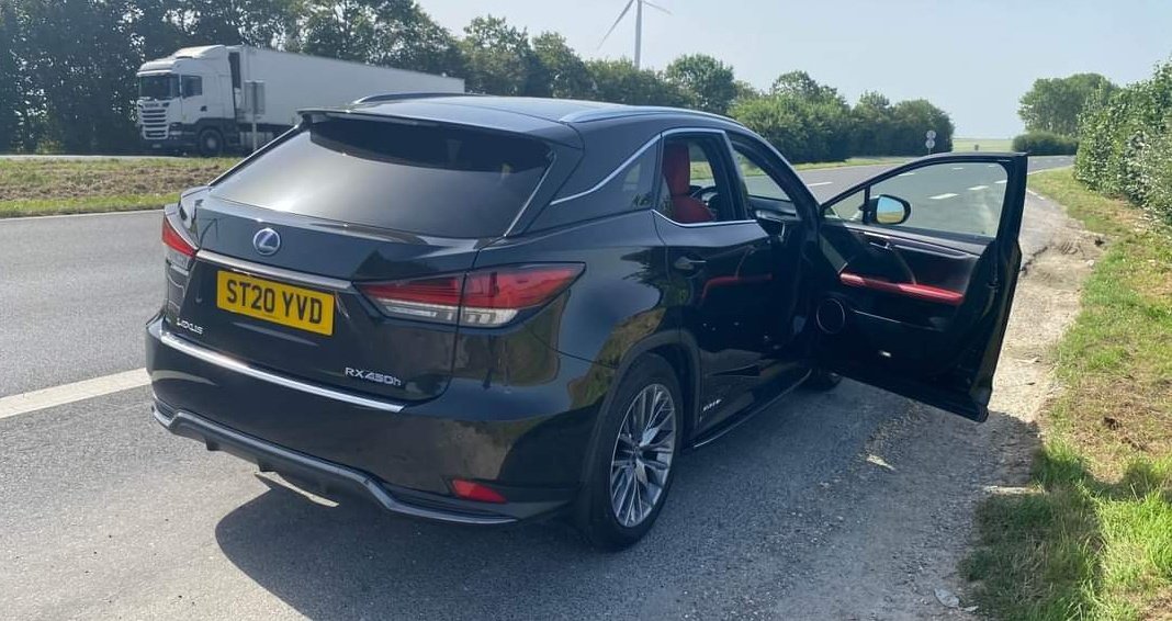 ST20 YVD. Stolen in Barking area: Lexus RX 450h F-Sport, Black with red interior, Side Steps. Literally gone in 90 seconds on 10 April 2024 at 1.20am. Reference Num CAD342/10Apr24. @EP_SVIU @MPSEmersonPark @UKBountyhunter @MPSBarkDag