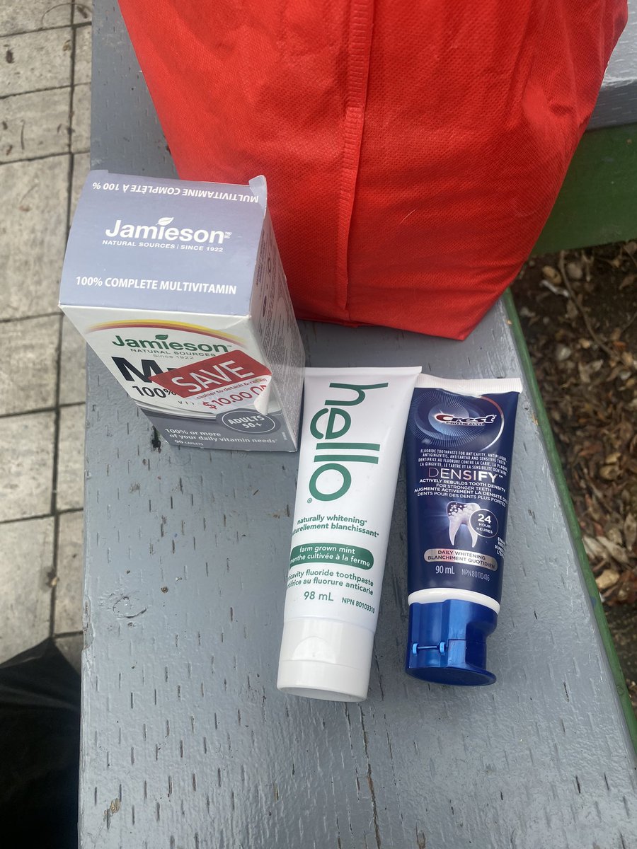 julzpak's tweet image. Helped a mother on #odsp today. She had nothing in her fridge and was in desperate need of food. I got her milk, yogurt, cheese, cream cheese, oranges, tuna, granola bars, orange juice, chocolate bars, toothpaste and vitamins. 7 bags of milk total fyi! #MutualAid #ODSPpoverty #ow