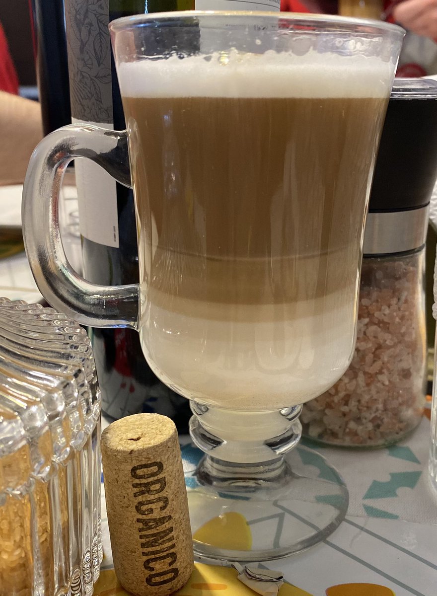 Querí? Les traigo el cafecito de la tarde…. #capuchino