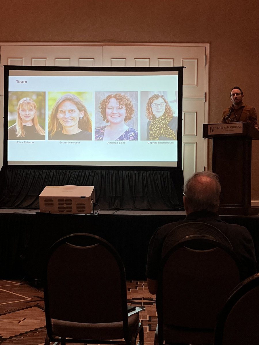 ComparativeCog's tweet image. How do children, chimpanzees &amp;amp; capuchins understand #AbstractConcepts? 🐵👦 @ElisaFelsche &amp;amp; team&apos;s work suggests children &amp;amp; chimps form abstract knowledge in foraging tasks, highlighting cognitive similarities between humans &amp;amp; some primates. #Cognition #AnimalLearning #CO3_2024