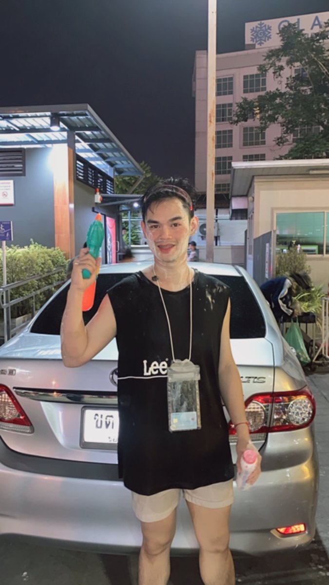 TitleT3's tweet photo. Day 2 💦 ปิ้วๆ #สงกรานต์2567 #ถนนข้าวเหนียว https://t.co/xc30gv0LZn