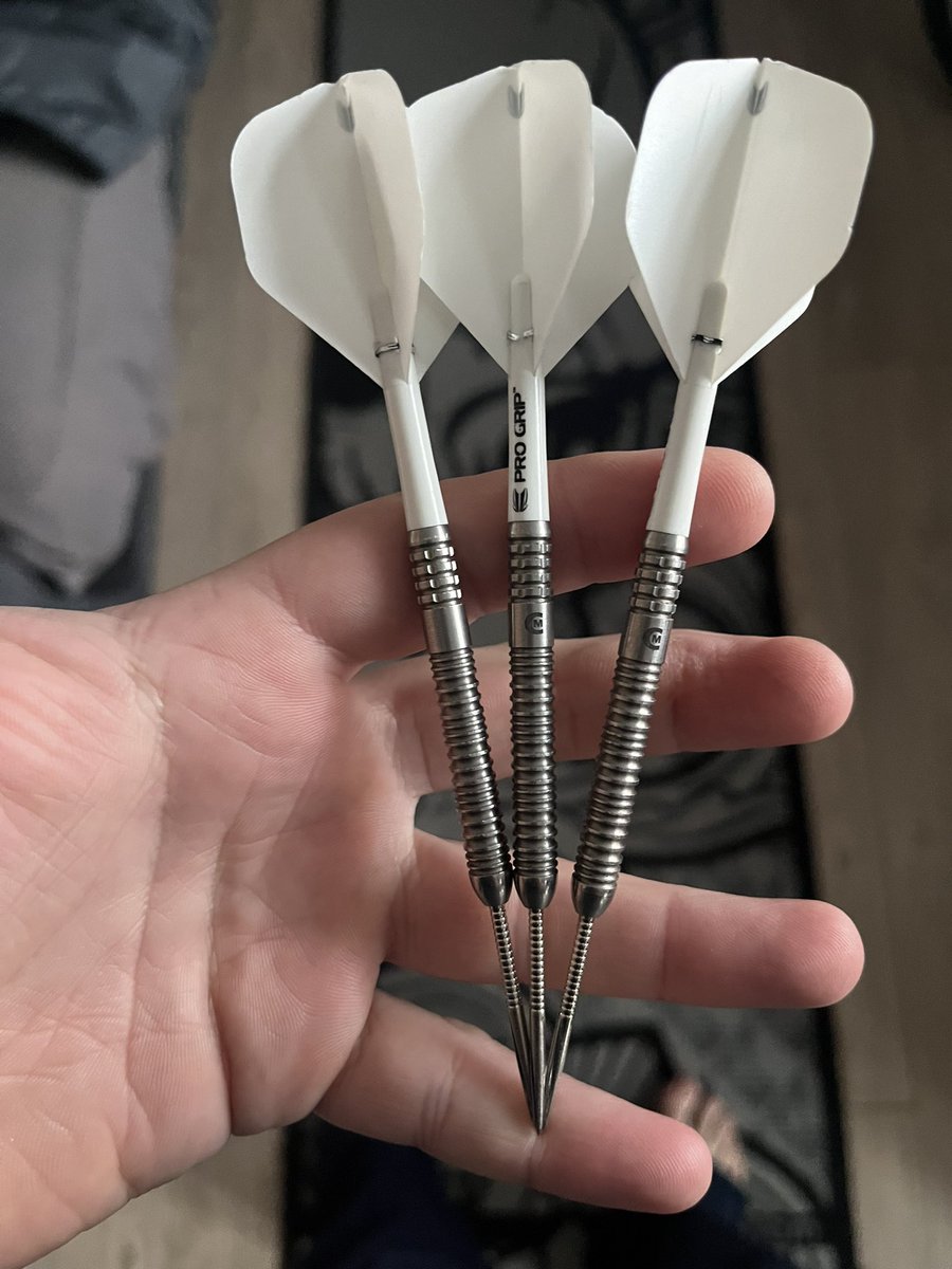 markleach6's tweet photo. @TargetDarts 23g customs 🎯💪 https://t.co/rOTXPb6HHi