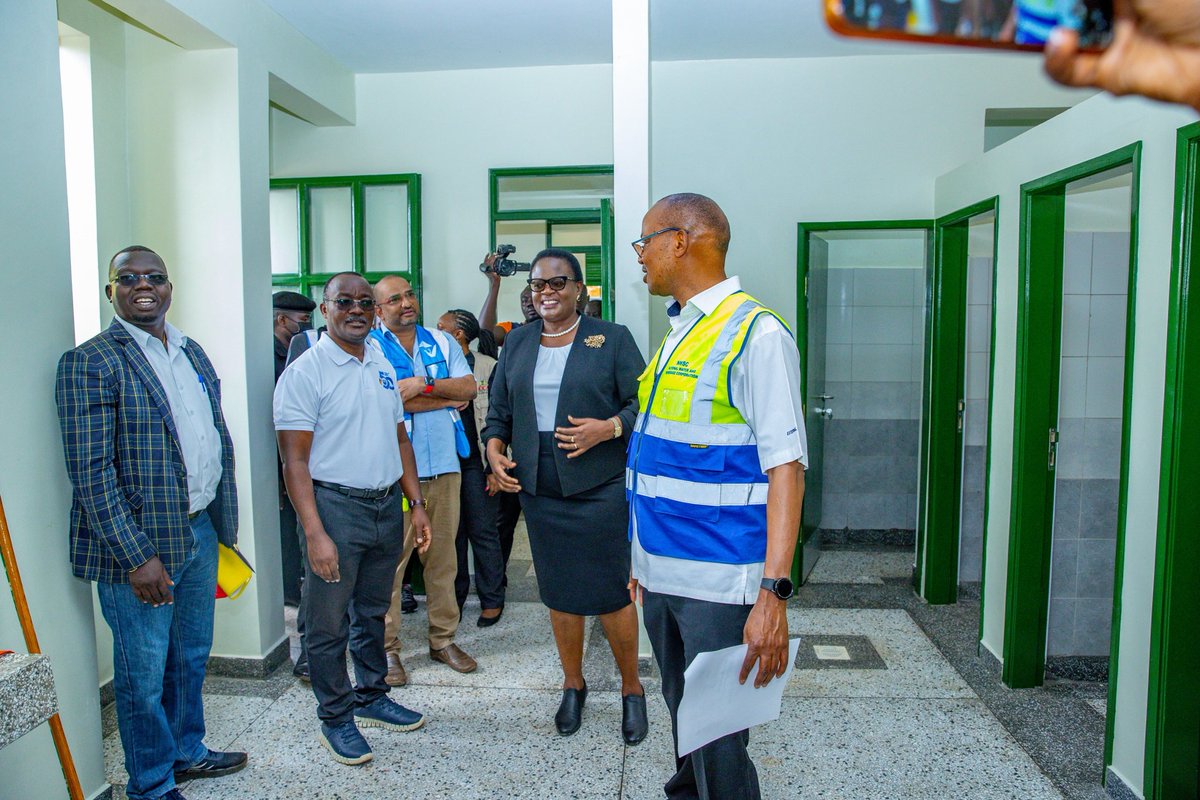 Weyonje's tweet photo. As a result, @nwscug constructed eight toilets under the Kampala Water- Lake Victoria Water and Sanitation Project (KW-LVWATSAN), and they were officially handed over to the @KCCAED by @NWSCMD. #KlaSmartCity. #BuildItUseItEmptyIt. https://t.co/Mpb9SkdJ9o