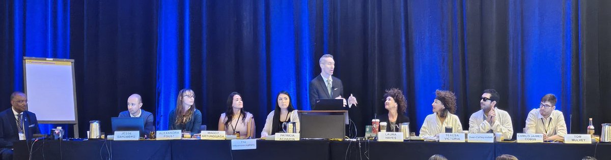 🙌🎊🌴💃🏻🩻No one should miss #Pedsrad Jeopardy!!!! @SocPedRad #MedEd Enjoying our field, our colleagues, the drawing skill of our #SPR2024 President Dr Kassa Darge @CHOPRadiology and the emcee skills of @reh3md!! #HellerCup 🏆great collab and question making!! @LizzieSnyderMD