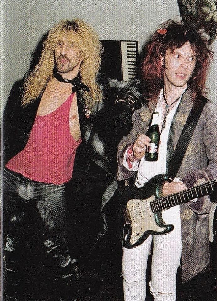 Damn! Wish I'd found this one on the anniv. of the amazing @Bernie_Torme passing 3/17 & bday 3/18. This is he & I backstage at the ONLY gig our ill-fated band Desperado did. We wrapped UK rehearsals for recording & decided to perform as 'The Clinky Bits' at a club in Birmingham!
