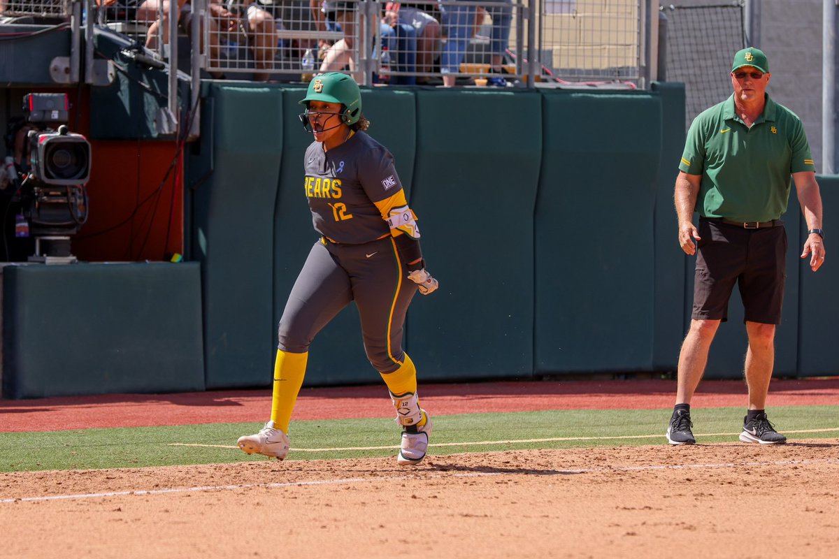 Baylor Softball tweet media