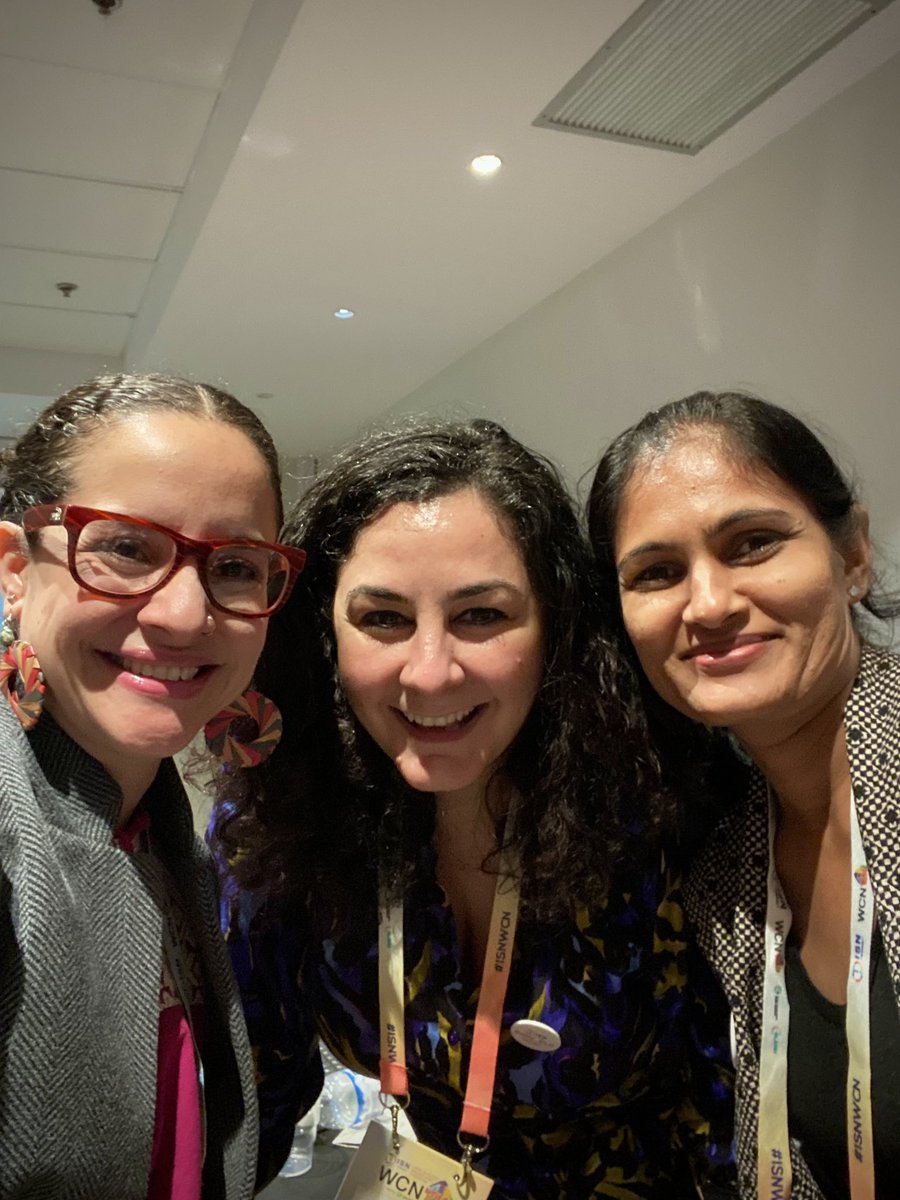 We are getting together! #EmergingLeadersProgram #ISNELP2024 
Lovely to meet #MariaPippias 🇬🇧 and #YogeshniChandra 🇫🇯 at the Registries Experience from #LatinAmerica session 
Awesome discussions! ❤️
#ISNWCN @ISNkidneycare @ISNWCN 
#Nephrology #GlobalKidneyHealth