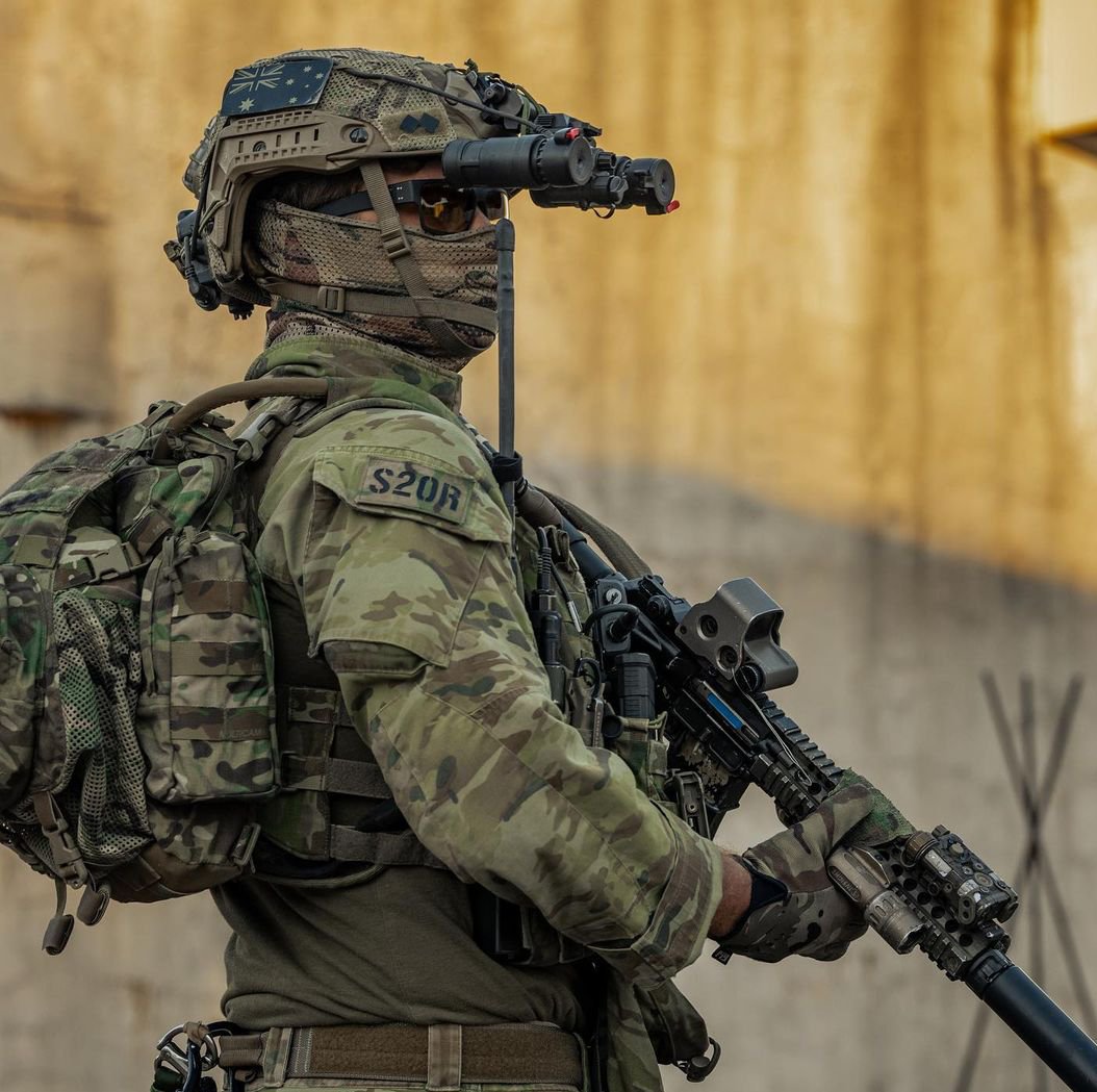 Remnantize's tweet photo. Navy SEALs and Australian SOF https://t.co/XzoqO4jeZf