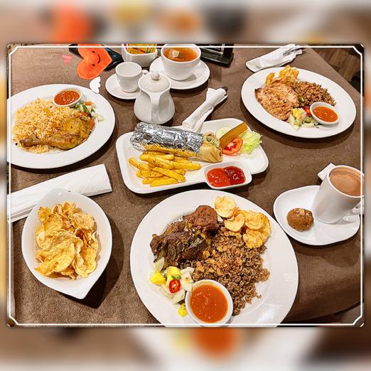 TjangkirK's tweet photo. Sore td beres di RS tetiba pengen makan nasi mandhi krn ga pedes. Nyoba ke resto mideast lama deket ktr walkot,parkirnya penuuuh. Coba cuzz ke Ampel,trnyt pd tutup, buka Senin. Muter2 n ga mood yg lain akhirnya balik resto td n kali ini parkirnya lebih lega.
Alhamdulillah ❤ https://t.co/sCeJfhxzRm