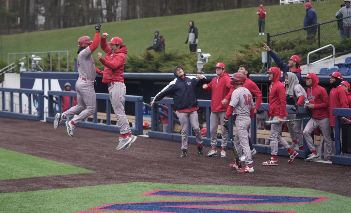 When you’re in the land of the Huskies, ya’ damn right you drink the Husky Hops. Garrett Scavelli’s 3-run homer (his 2nd of the day) has helped put @StJohnsBaseball up on UConn 12-7 thru seven.