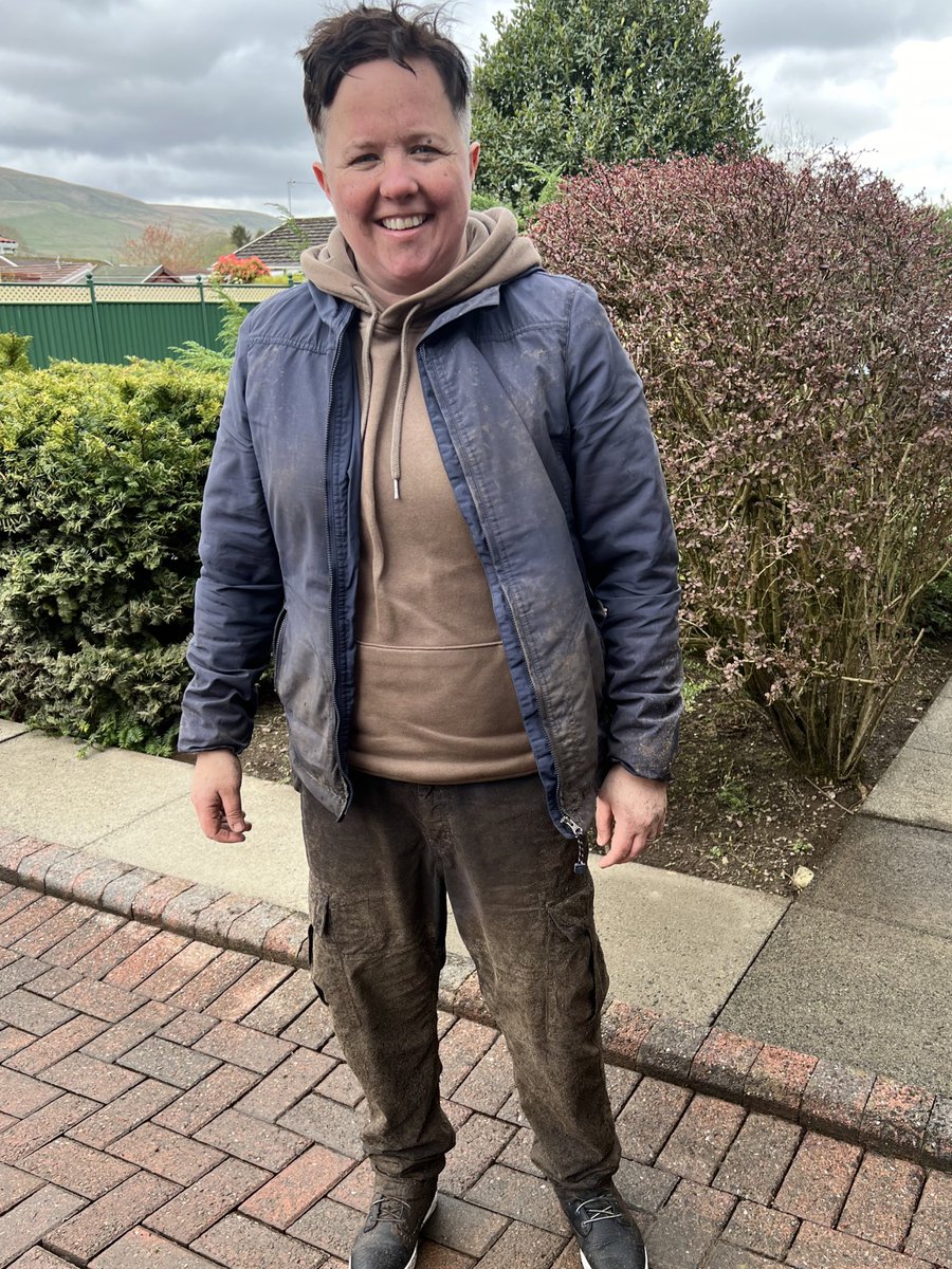 When you think power washing your Mum & Dads driveway is a good idea 🤯 Looks brand new unlike me 😂 Debbi’s Driveways is not a new business!! ❤️ A big positive…getting my Dad to help and make him feel like he has achieved something this week #Parkinsons