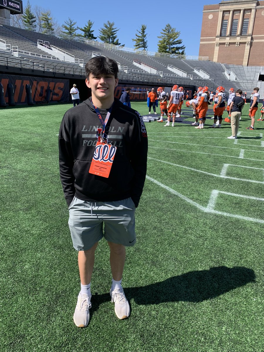 franksanders69's tweet photo. Had a great time @IlliniFootball today and enjoyed talking to coaches and players. The facilities were amazing and watching how the Illini practice was a privilege. Thank you @coachPatRyan for taking care of me and my family! 
@CoachJamison @CoachSilkowski @RailersFootball @MidwestFootbal1 @DeepDishFB @1PerformanceLab @AustinCurtis24