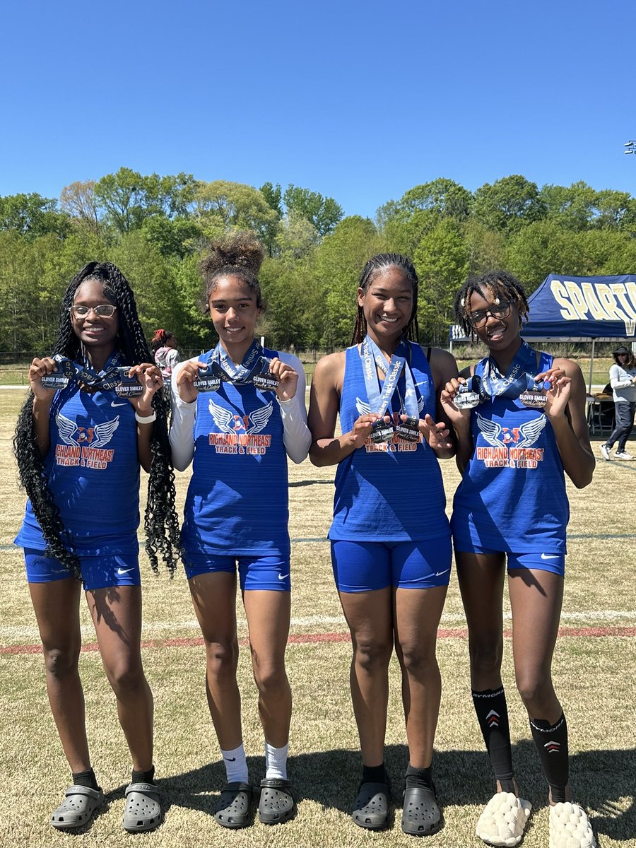 🚨Meet Results-Glover Smiley Invitational🚨 Our 4x200 team placed 2nd AND qualified for Adidas and Nike Outdoor Nationals 🎉 This same team (Destiny P., Janiyah C., Saniya F. & Jordyn W.) also placed 3rd in the Mile Medley.