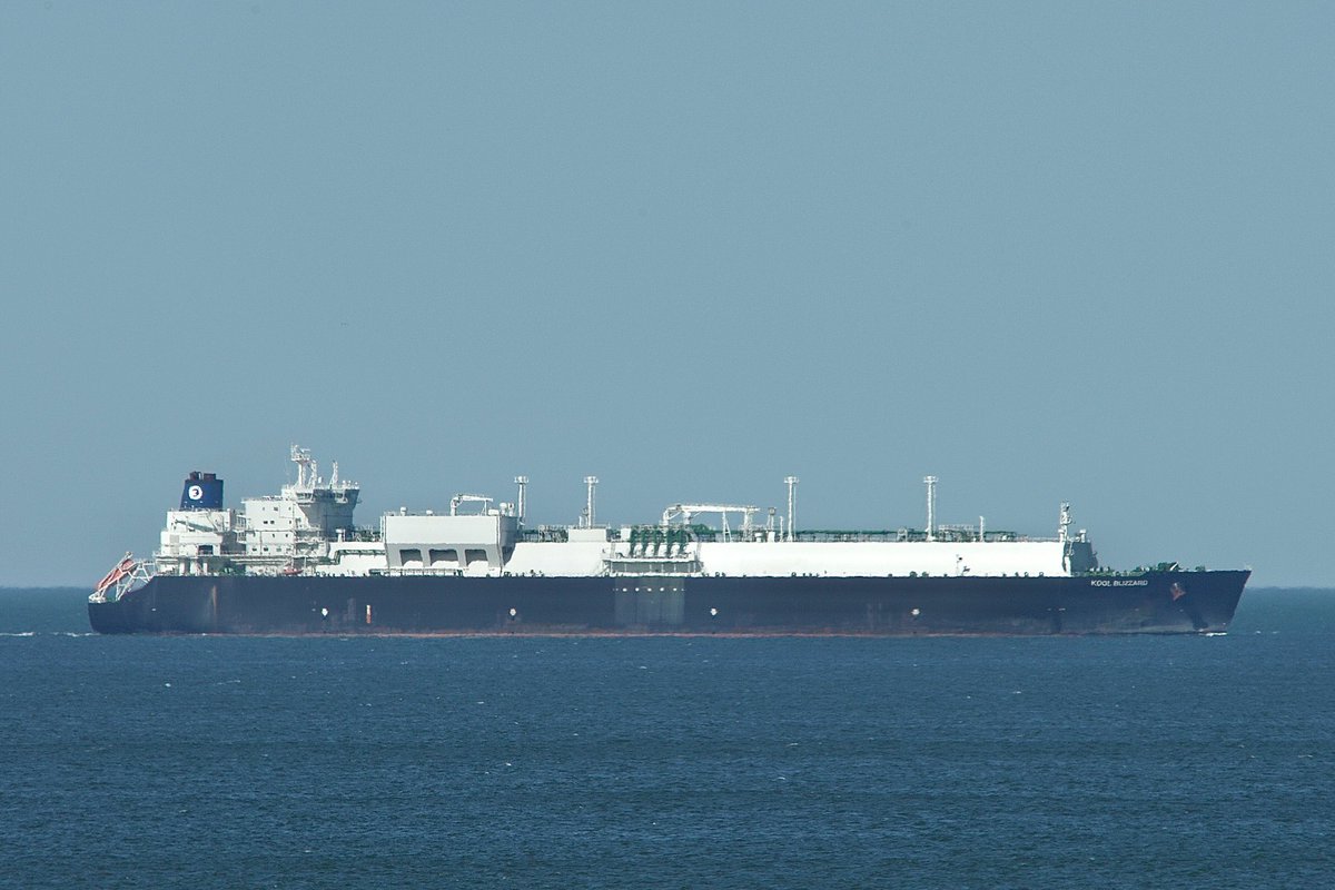 The KOOL BLIZZARD, IMO:9635315 en route to Dabhol, India, flying the flag of the Marshall Islands 🇲🇭. #ShipsInPics #LNGTanker #KoolBlizzard