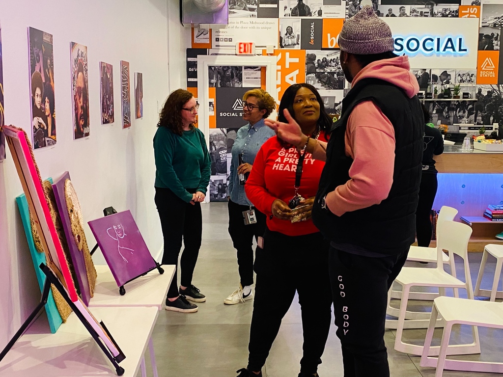 Join BkMrkt on 4.16 in #Charlotte for live art critiques for five random selected artists. Immerse yourself in a night of full of art, community, and culture while analyzing and discussing the work of local artists.

RSVP: socialstatuspgh.com/blogs/blog-eve…