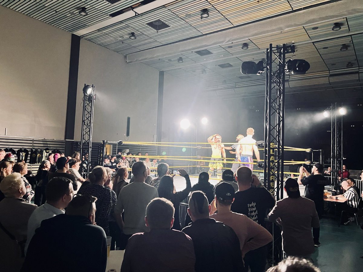 Phenomenal venue and atmosphere with @SlamWres in Finland tonight! 🇫🇮