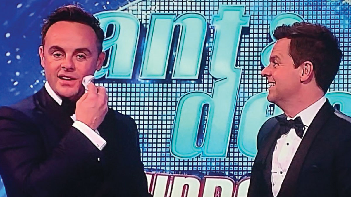 ITV Saturday Night Takeaway in chaos as Ant McPartlin left bleeding as stunt goes wrong mirror.co.uk/tv/tv-news/itv… #affiliate