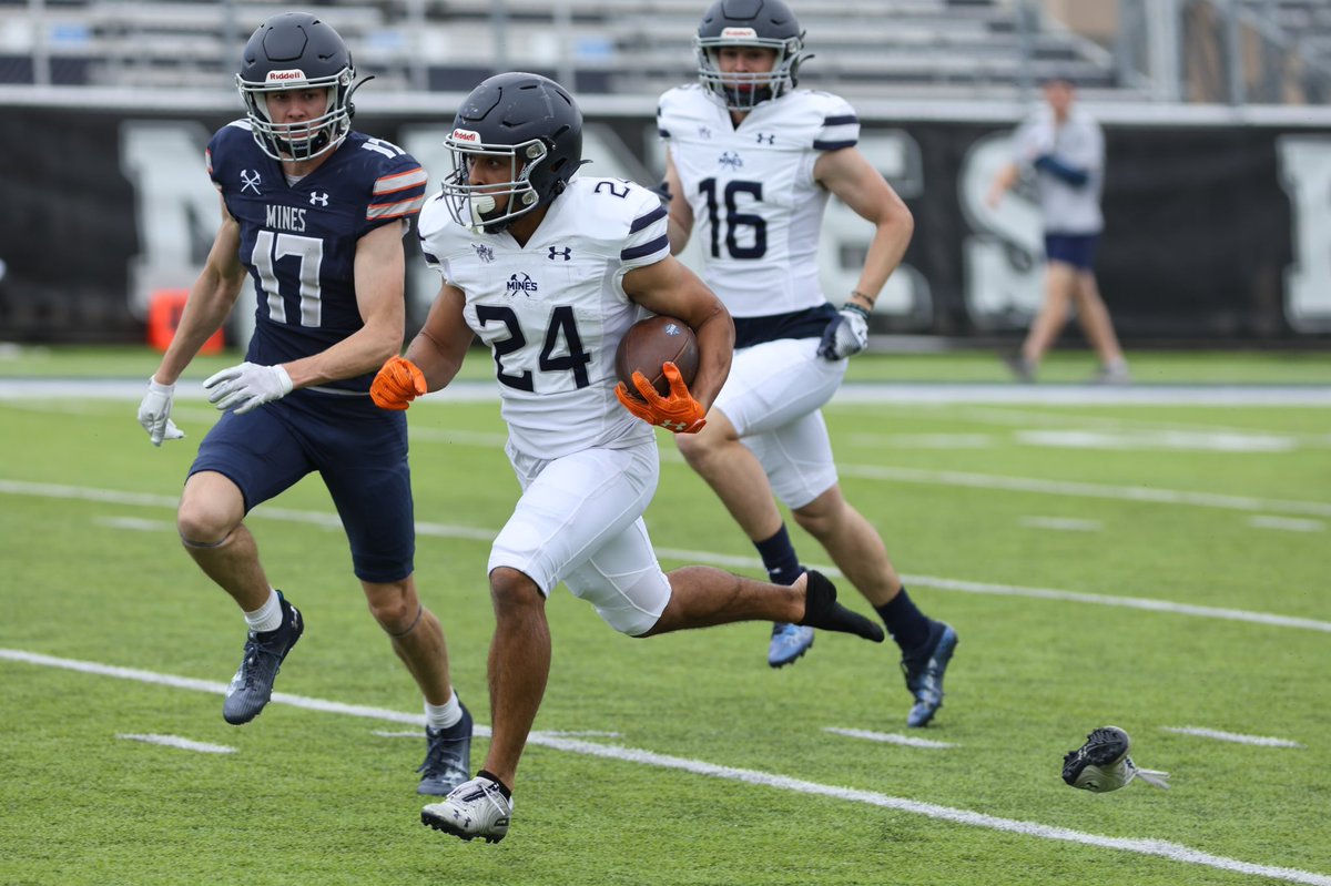 MinesFootball's tweet photo. Spring Game final: Offense 48, Defense 33

Thanks to a great crowd who came out to Marv Kay Stadium today!

#HelluvaEngineer⚒ https://t.co/TxtfNcvsMi