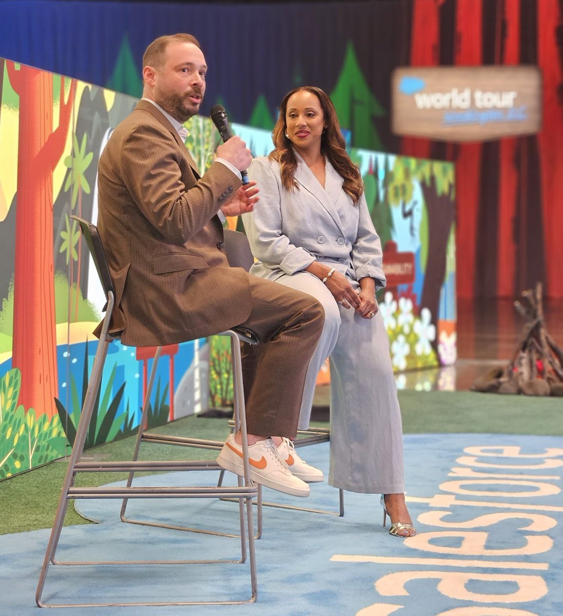 Excited to see the @USAID team give a keynote at the @Salesforce World Tour to discuss how USAID is modernizing international dev efforts and our new Customer Relationship Management system makes it easier to track our engagements and develop sustainable trusted partnerships.