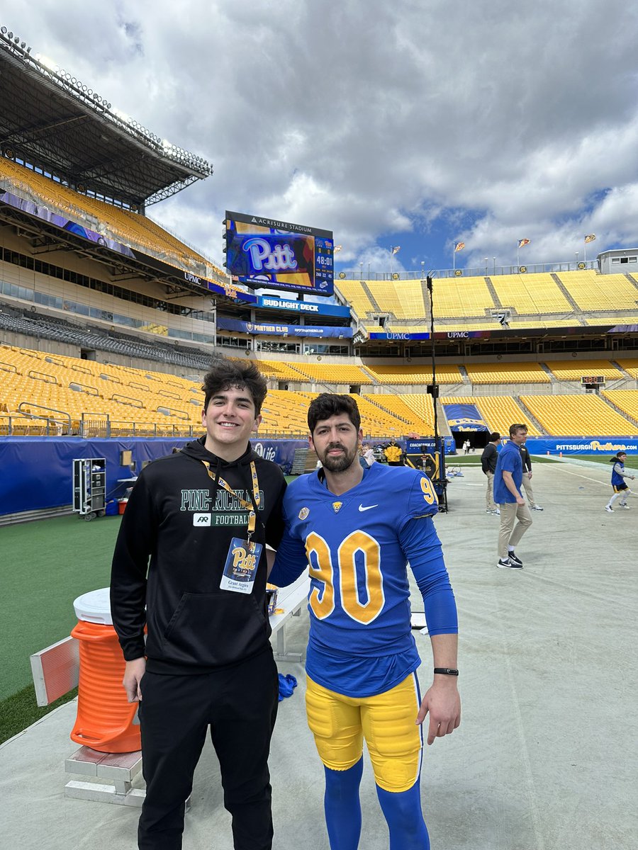 I had an awesome time today at <a href="/Pitt_FB/">Pitt Football</a> spring game! Thank you <a href="/coachjbronowski/">Jacob Bronowski</a> for inviting me and it was great talking to <a href="/bsauls22/">Ben Sauls</a> ! <a href="/HKA_Tanalski/">Adam</a> <a href="/PR_RamsFootball/">Pine-Richland Football</a> <a href="/Coach_LeDonne/">Dr Jon LeDonne</a>