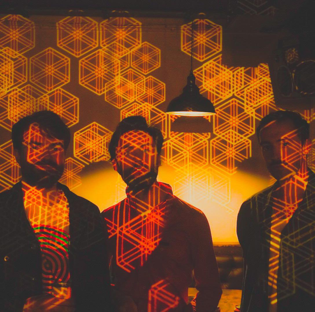AllyVallyA's tweet photo. Big thanks to @thefuturesound3 for having us at @NHAClub last night, and to Harvey Anselm Taylor, Danny Marriott, @AirfloBand &amp; @ThePaliGap for playing excellent sets.

Next show: Thursday 2nd May, @93feeteast with Endless Digital Birthdays. 

See you there. 

📸 @DonaldsonLennon https://t.co/wX1rvdFpEO
