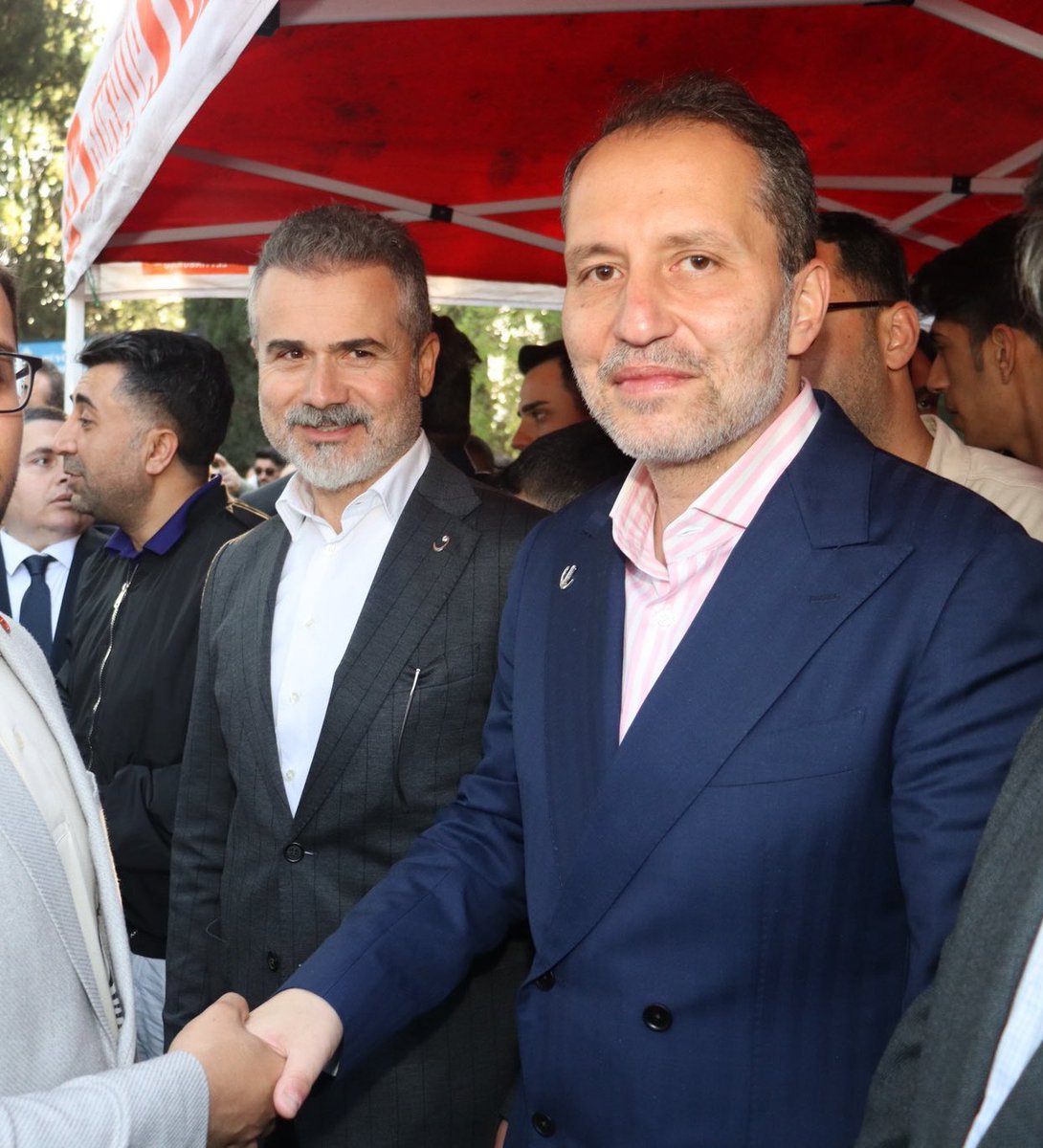 Yeniden Refah Partisi Genel Başkan Yardımcısı Suat Kılıç:

"İsrail, İran’ın İHA saldırısı başlattığını duyurmuş.
Sabaha karşı da “vurulan hedeflere” ilişkin görüntüler paylaşırlar.

İran’ın itibarı kurtarılmış olur.
Katil İsrail, “mağdur İsrail” olur.
Soykırım, “meşru müdafa”