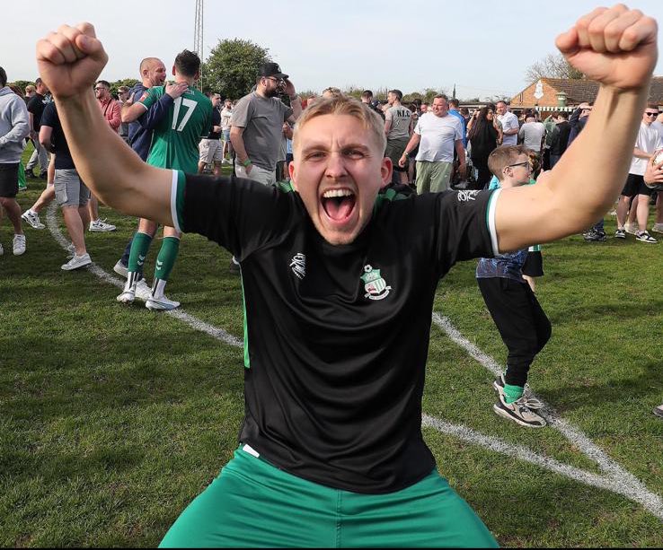 Smiv (@smivadee) on Twitter photo Huge shoutout to <a href="/CallumBloss/">Callum Bloss</a> and his <a href="/GWRovers/">Gt Wakering Rovers</a> who are heading to WEMBLEY for an all Essex FA Vase final! 👏 Huge shoutout to <a href="/CallumBloss/">Callum Bloss</a> and his <a href="/GWRovers/">Gt Wakering Rovers</a> who are heading to WEMBLEY for an all Essex FA Vase final! 👏