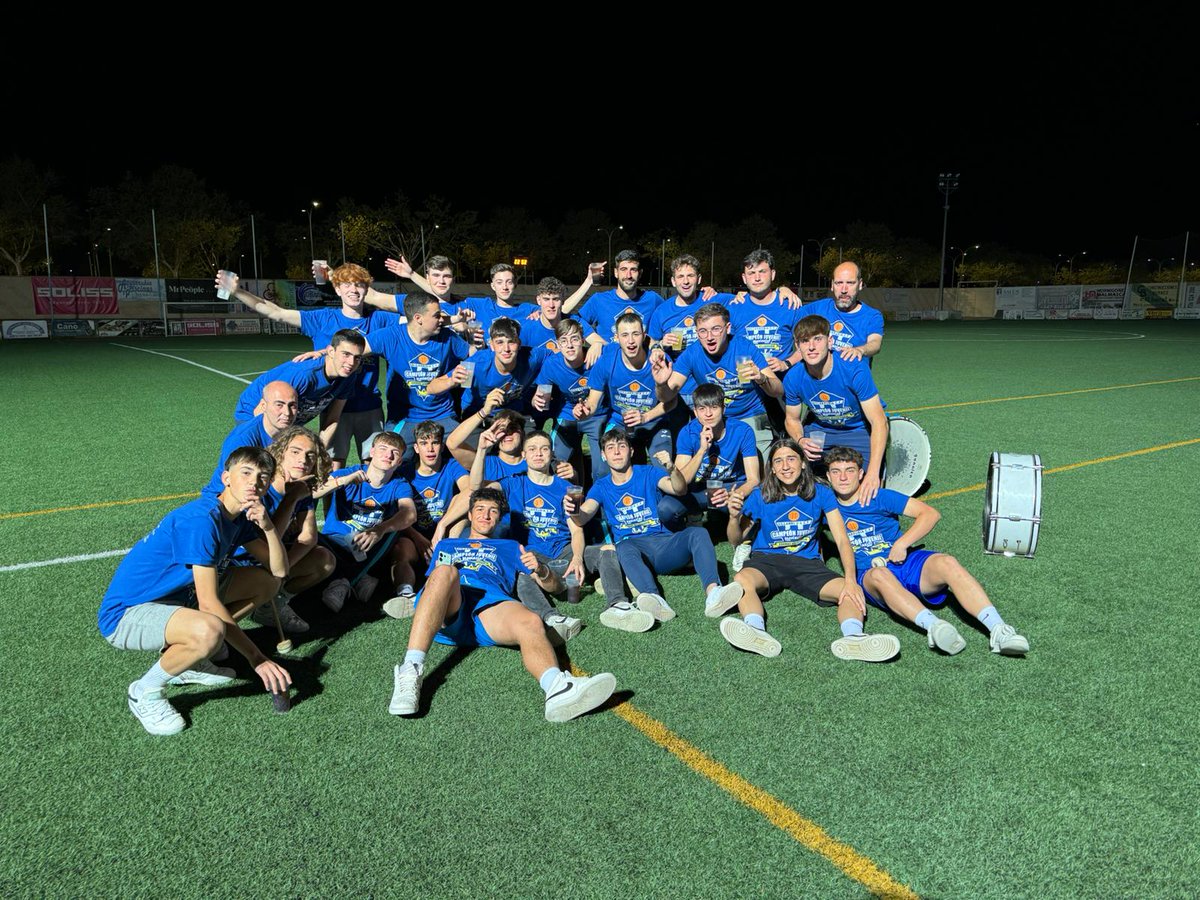 😴 Buenas noches...

🤍💙 Nuestro 'Madrugador' ya luce de blanquiazul...

🤩 ¡Estamos de enhorabuena!🤩

🥳 Y seguimos de celebración 😎

🤍💙 #FormacVillarrubiaJuvenil