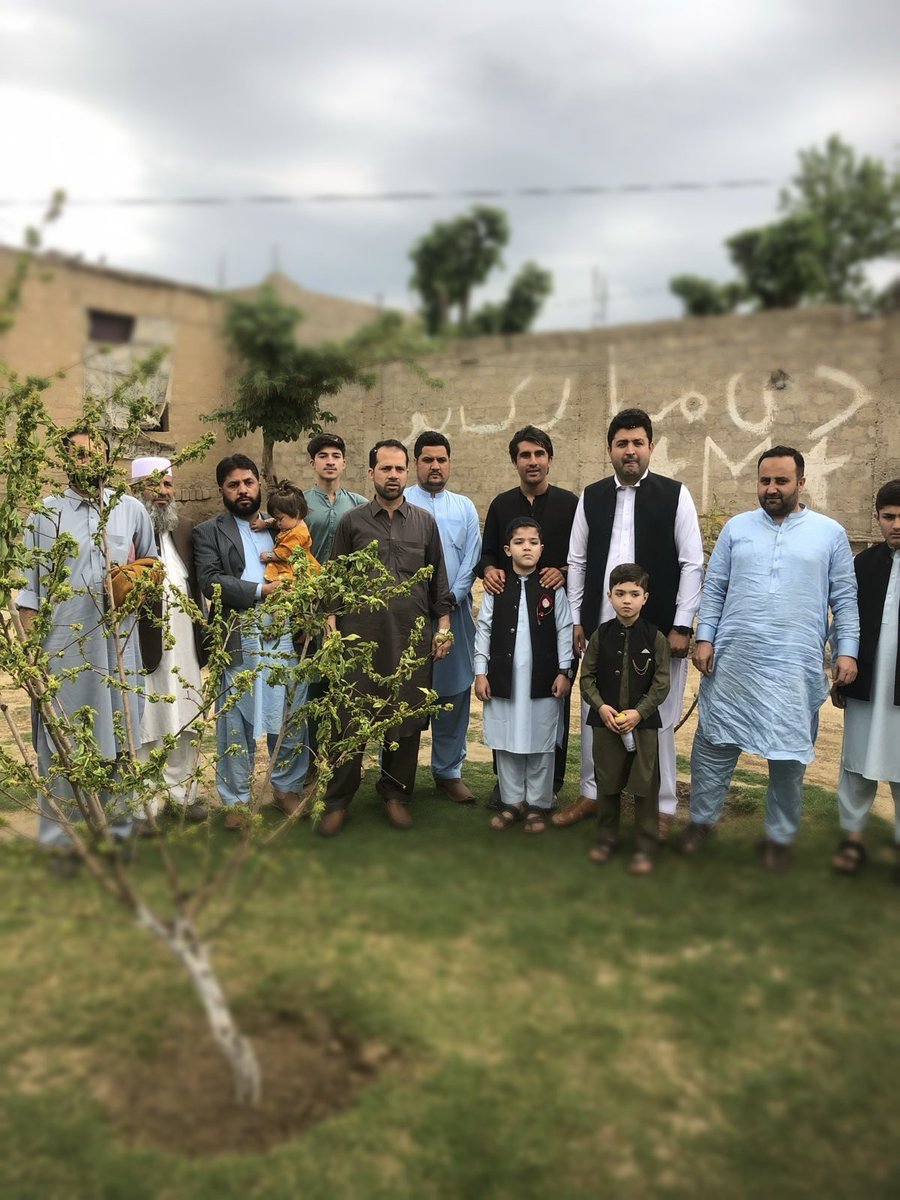AdvAdilMuhamma1's tweet photo. Family gathering❤️💞 https://t.co/gQEoOBZj4W