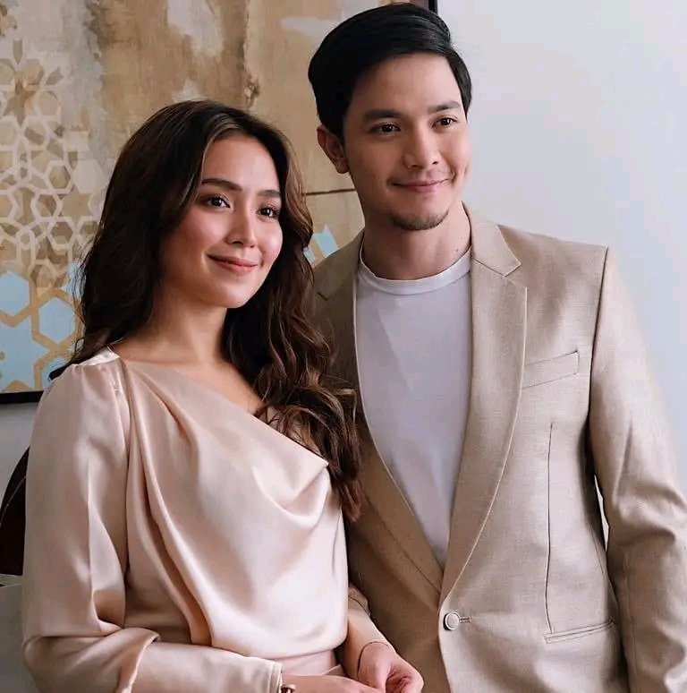 johneths tweet media