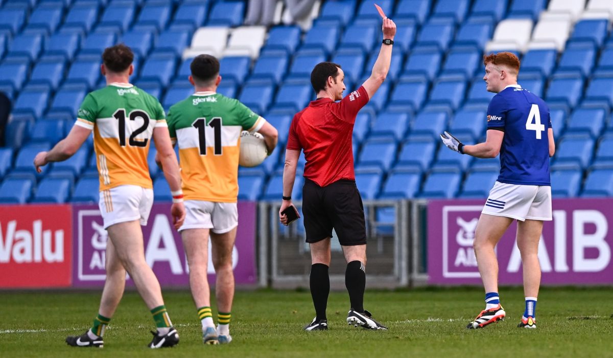 Impressive Offaly let their football do the talking in long awaited win over 14 man Laois offalyexpress.ie/news/gaa/14753…