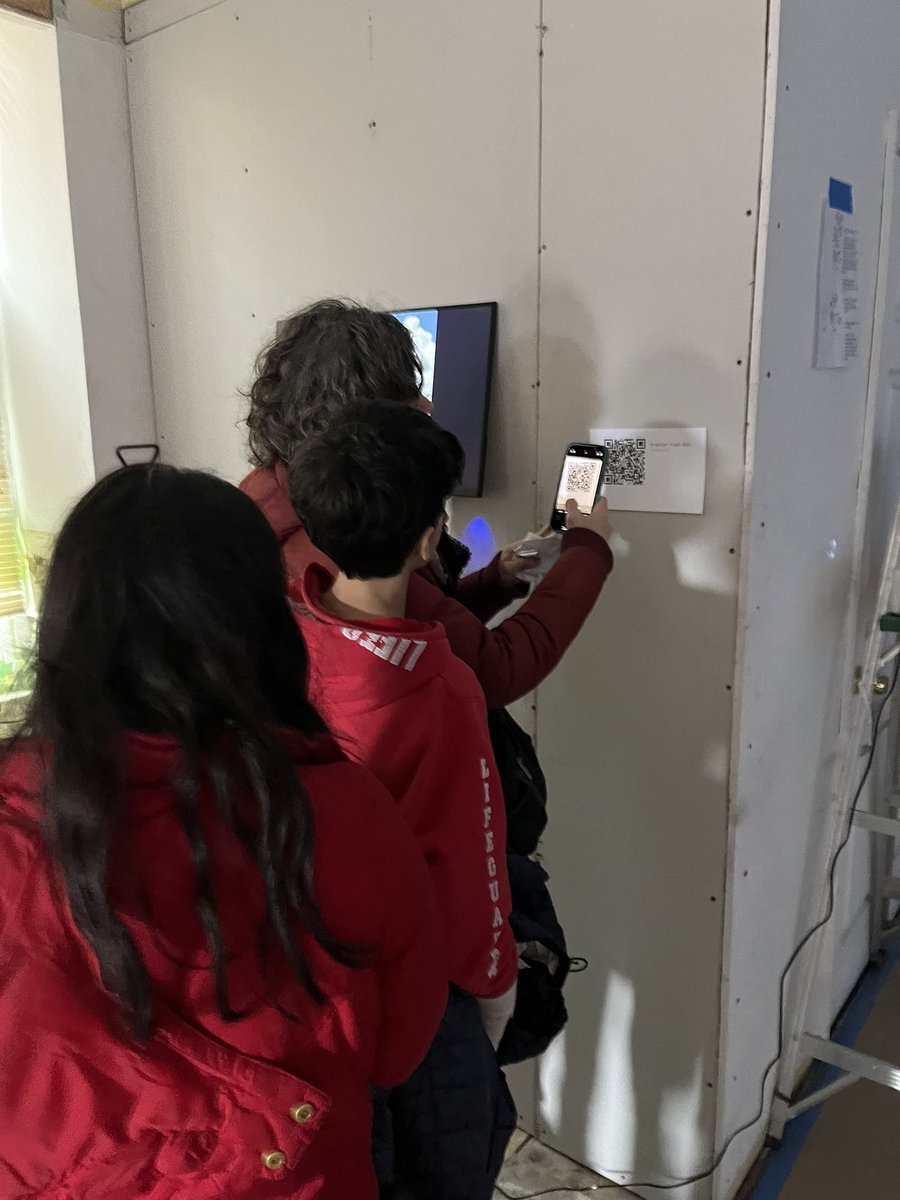 ceramicghostio's tweet image. CERAMICGHOST does it simple and cheap. Digital art for the masses! We love to blow minds and expose folks to something new. Current show in Brooklyn with @atlaspop and @RoonerToon.  works on the screens by @RenatoxMarini @Helldreamer00 @shillypreston @3sliced