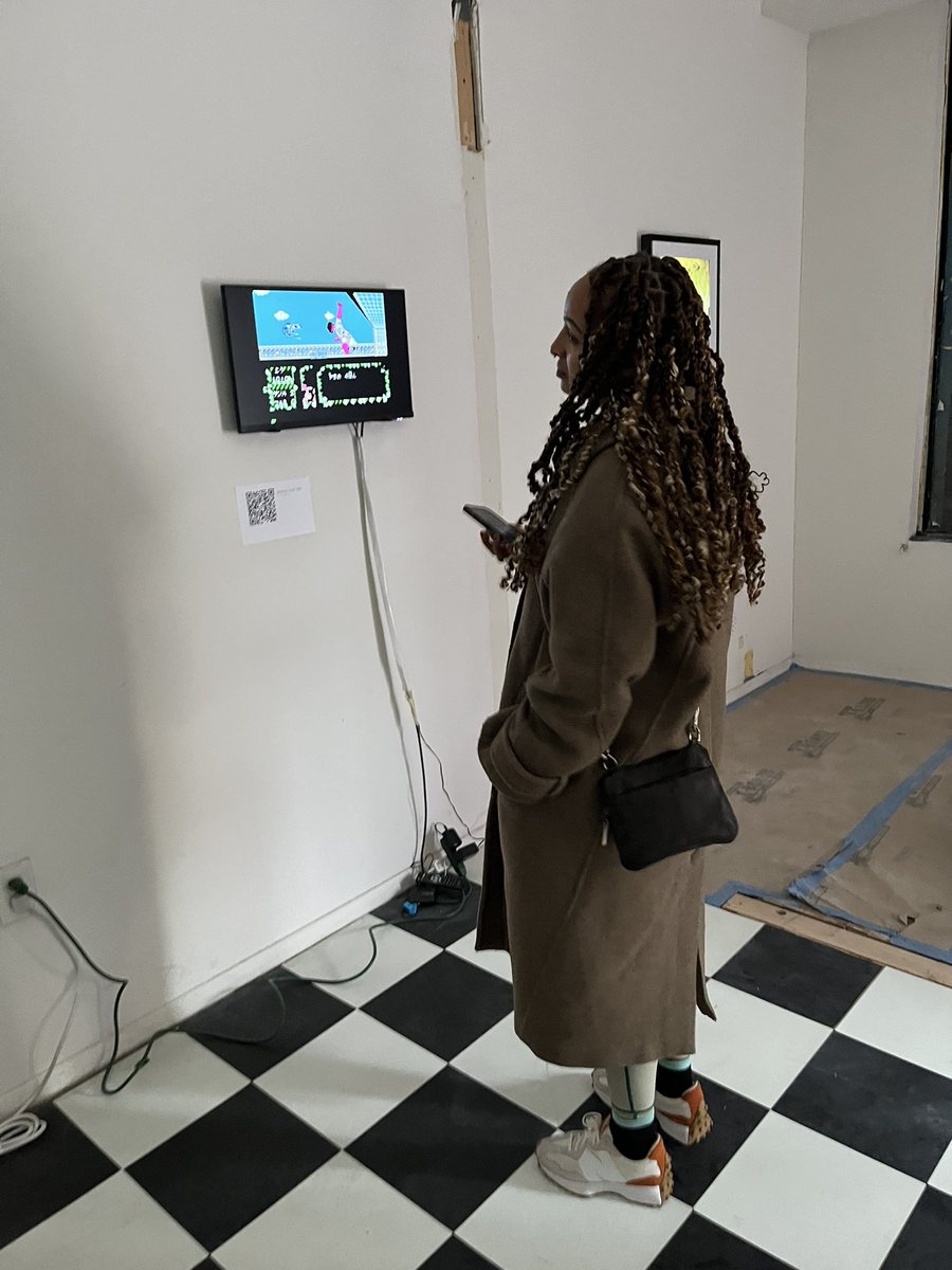 ceramicghostio's tweet image. CERAMICGHOST does it simple and cheap. Digital art for the masses! We love to blow minds and expose folks to something new. Current show in Brooklyn with @atlaspop and @RoonerToon.  works on the screens by @RenatoxMarini @Helldreamer00 @shillypreston @3sliced