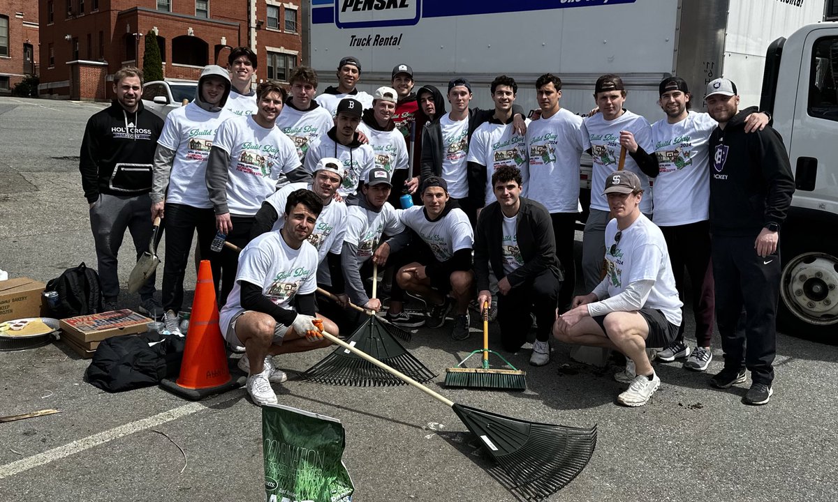 Holy Cross M. Hockey tweet media