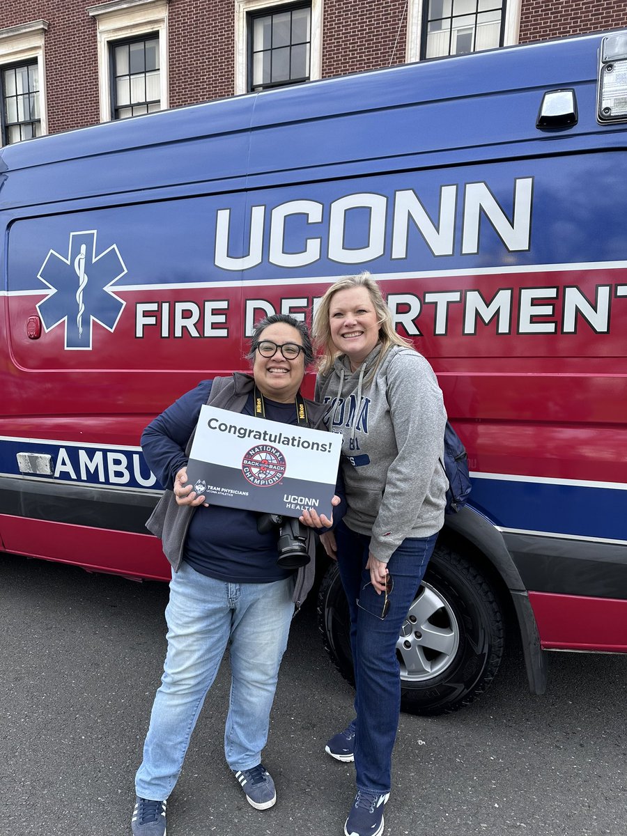 No better feeling than belonging to #UConnNation 💙 Thank you to our #UConnHealth crew who showed up today to cheer on our favorite champions. And thank you to our healthcare professionals who helped ensure these players continued to perform at their peak. Go @UConnHuskies!