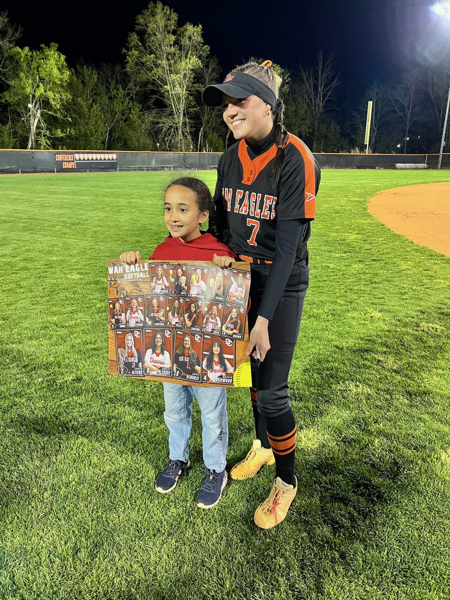 Riley_Potts_31's tweet photo. Such a fun and heartwarming night at our game against Reagan. Not only was it youth night, but I broke my own single season strikeout record before the season has ended with 156k’s and pitched a shutout. @NationalsCC @T_Batts3 @_DCHSoftball https://t.co/09CT4gIHCE