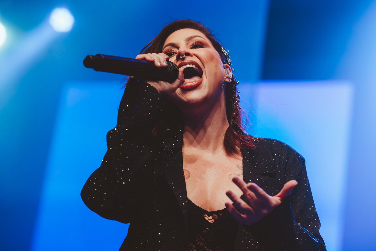 bchartsnet's tweet photo. SOLD OUT! Pitty leva 8 mil fãs ao primeiro dia de show no Espaço Unimed para a conclusão da turnê ACNXX. 

Neste domingo (14) a artista encerra a turnê comemorativa de seu primeiro álbum, que é basicamente um Greatest Hits, e rodou o Brasil por mais de 1 ano. 🎸 https://t.co/xtk74cHhVb