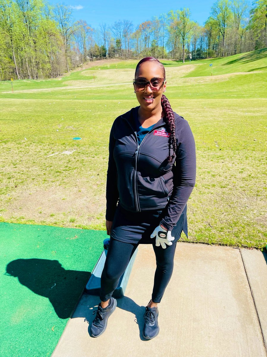 Beautiful day for some golf 🏌🏾‍♀️