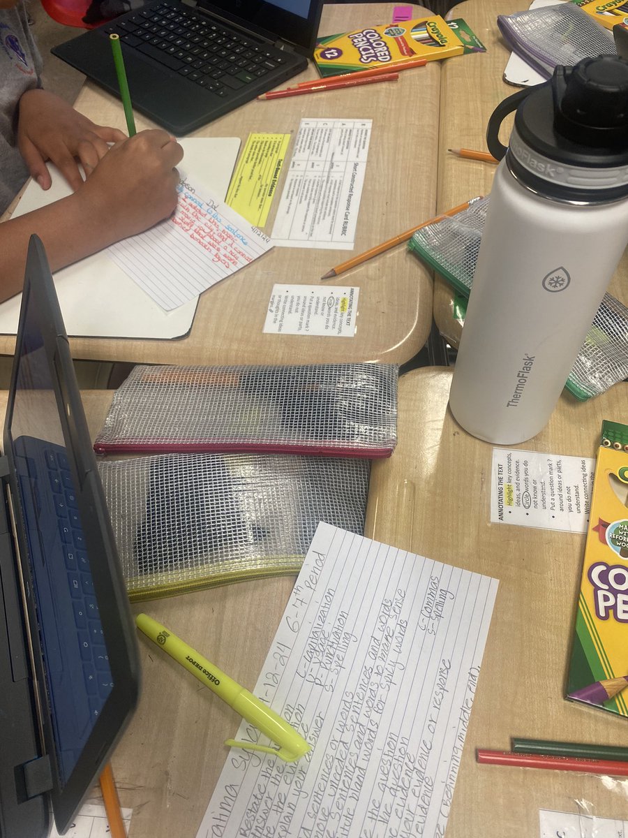 innov8educator's tweet image. Scholars using the RACE strategy while constructing their responses! @HoustonISD @RevereMS_HISD #readinglanguagearts #6thgradeELA
