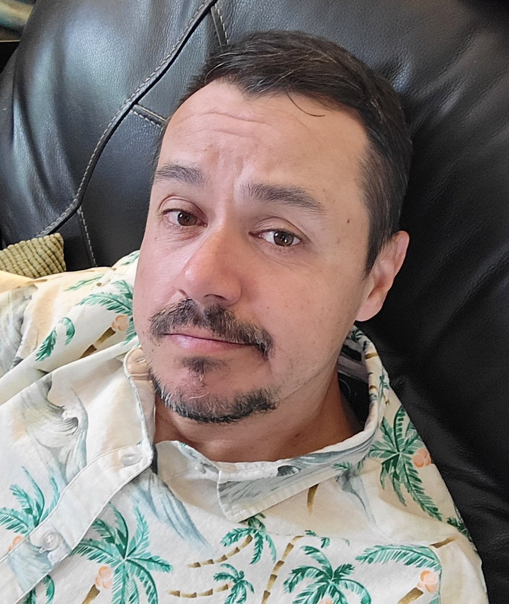 GvalenciaLA's tweet photo. It that time of the day #selfie #instagram #life #love #me https://t.co/RNDSxdHPA7