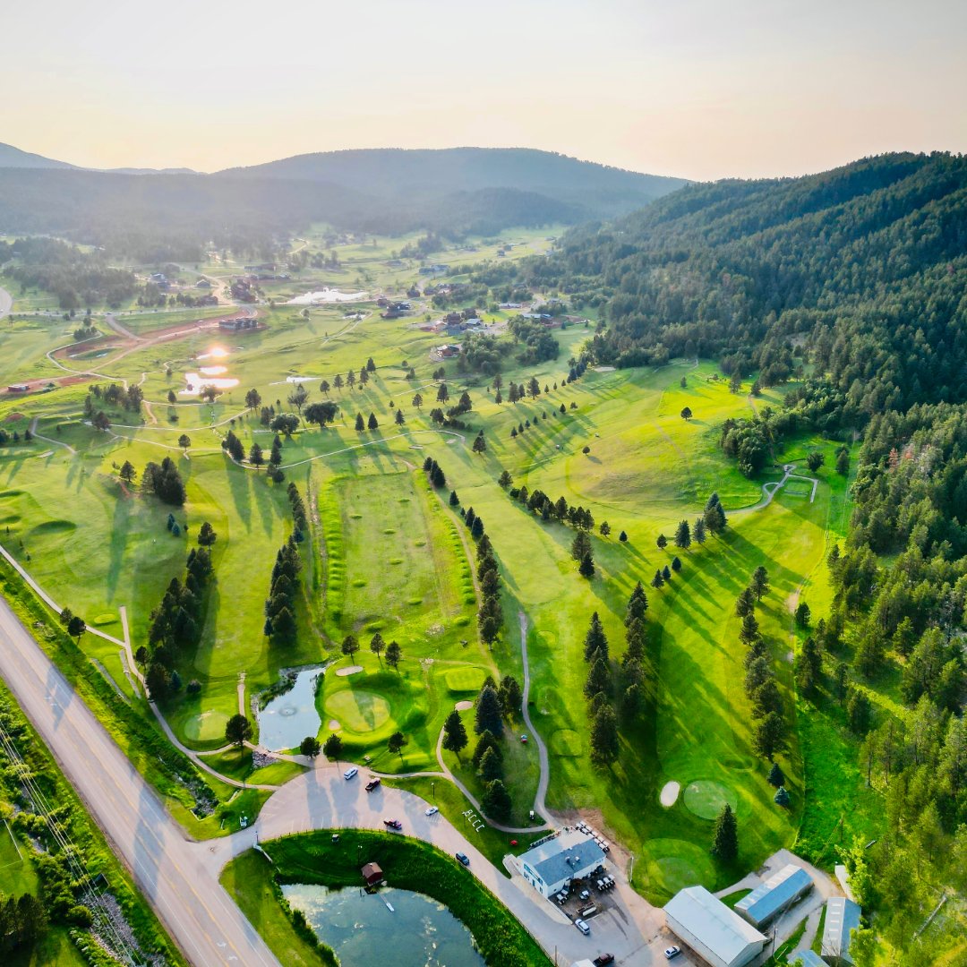 Boulder Canyon is our next stop on our Black Hills tour. This 18 hole, Championship style course plays at 6,268 yards and par 72.  This course is easily accessible with a 10 minute drive from either Sturgis or Deadwood. 
#BlackHills #Sturgis #SouthDakota #BoulderCanyonGolf