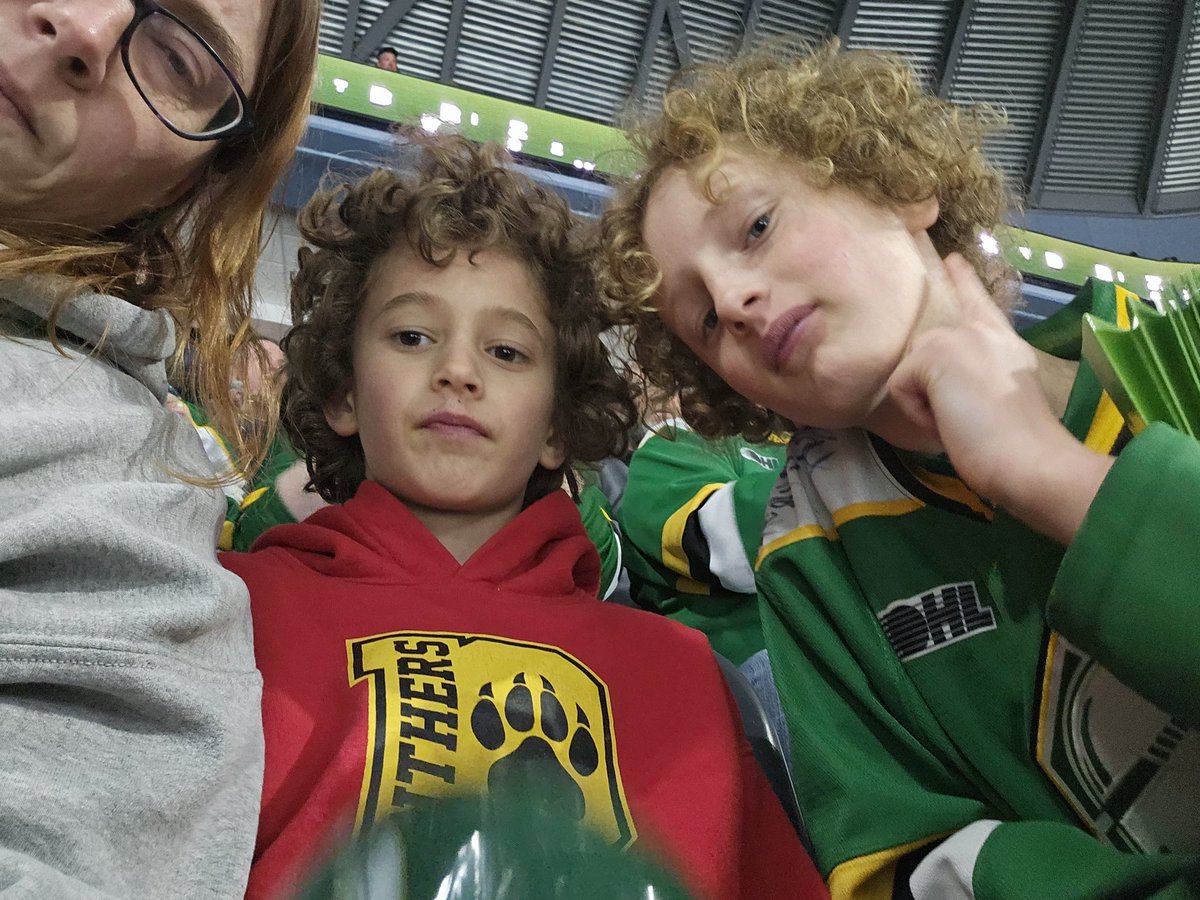 MrsDrennan1's tweet photo. @LondonKnights @CoultersRx 109 10 11 and 12! Go knights go!! https://t.co/4eVNjqtNt5