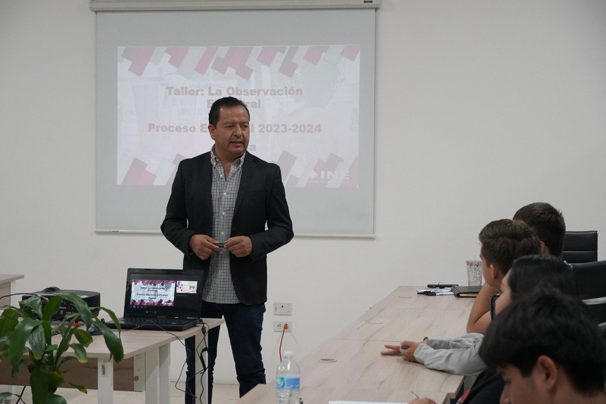 Puebla_IEE's tweet photo. El Instituto Electoral del Estado impartió curso de capacitación al alumnado de la UDLAP registrado para realizar labores de observación electoral en el Proceso Electoral Concurrente 2023-2024. https://t.co/F1gKJIFIVJ